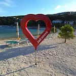 Family And Pet Friendly Frankopan Croatia アパート